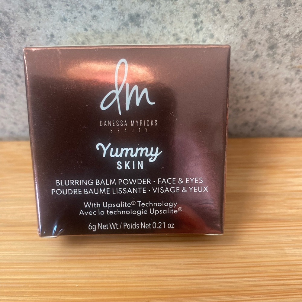 DANESSA MYRICKS BEAUTY
Yummy Skin Blurring Balm Powder
